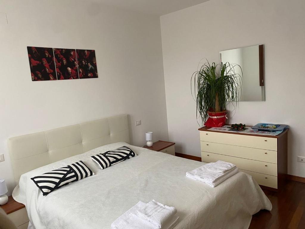 Bella Ciao Airport Apartment Seriate Buitenkant foto